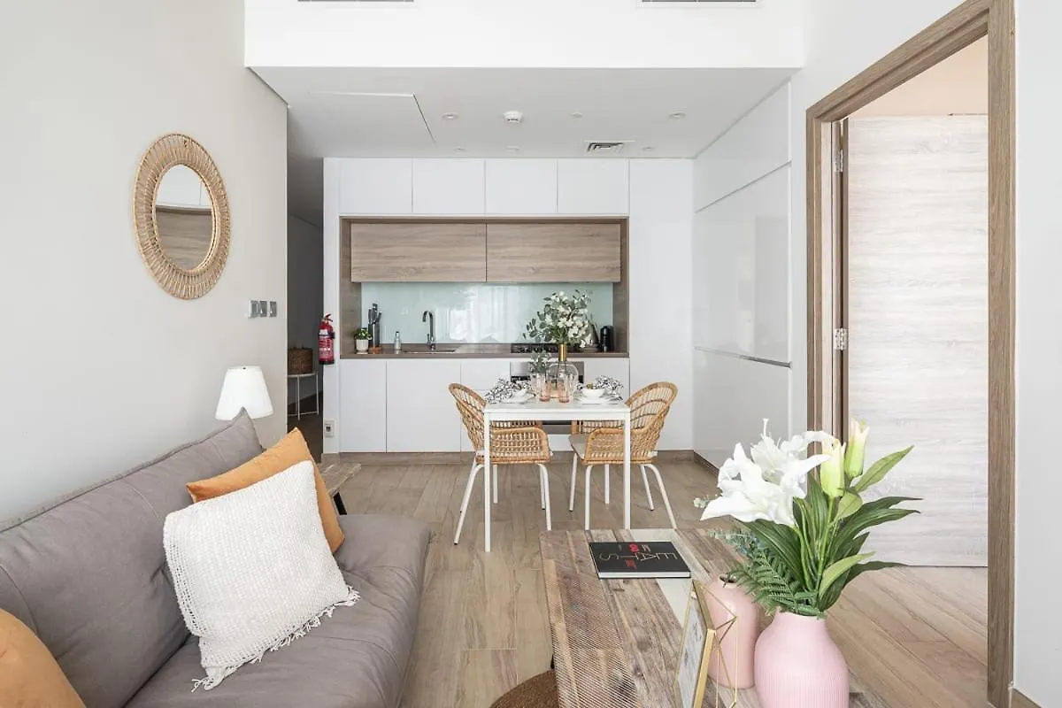 Frank Porter - Studio One Apartment Dubai United Arab Emirates